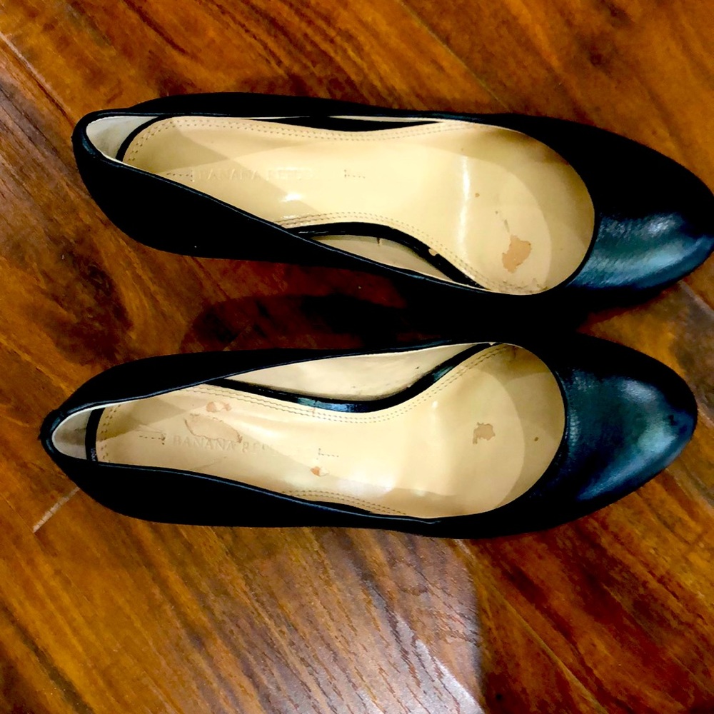 Banana Republic black leather heels size 7.5